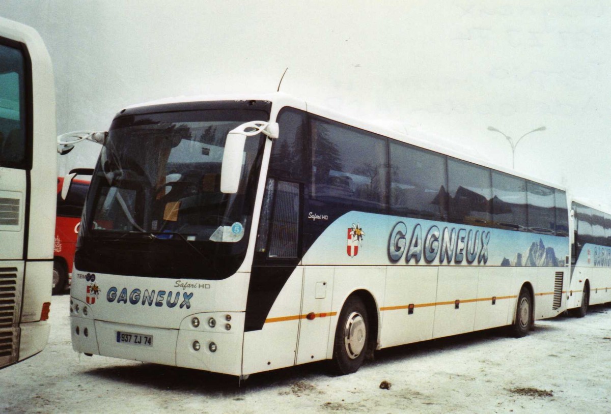 (123'813) - Aus Frankreich: Gagneux, Vall�e d'Abondance - 937 ZJ 74 - Temsa am 9. Januar 2010 in Adelboden, ASB