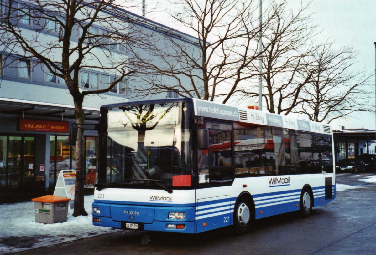 (124'434) - WilMobil, Wil - Nr. 221/SG 325'992 - MAN/G�ppel (ex Wick, Wil Nr. 1) am 17. Februar 2010 beim Bahnhof Wil