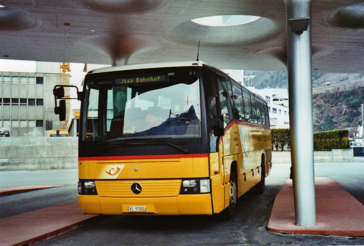 (124'724) - BUS-trans, Visp - VS 97'000 - Mercedes (ex Zimmermann, Visperterminen) am 9. M�rz 2010 beim Bahnhof Visp