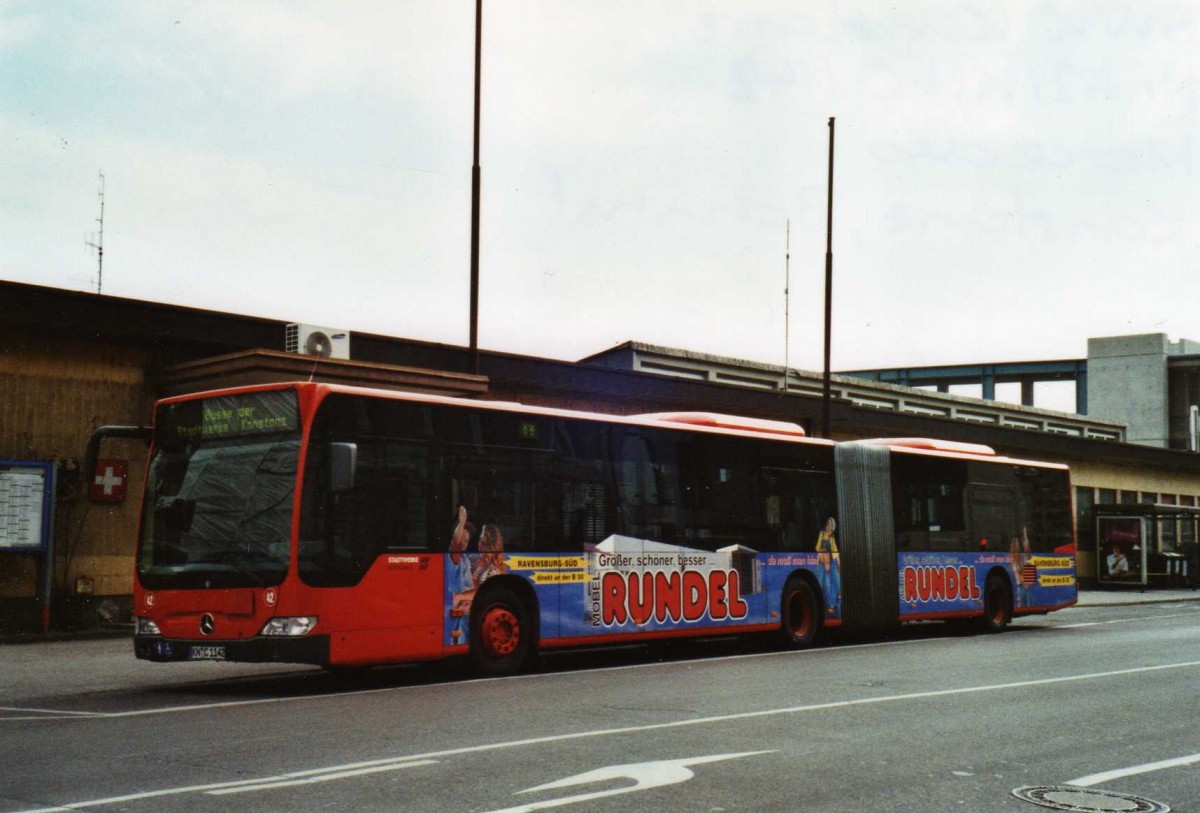 (124'804) - SWK Konstanz - Nr. 42/KN-C 1142 - Mercedes am 10. M�rz 2010 beim Bahnhof Konstanz
