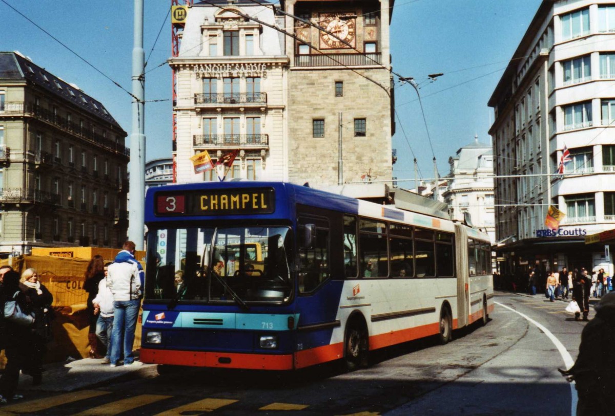 (124'926) - TPG Gen�ve - Nr. 713 - NAW/Hess Gelenktrolleybus am 13. M�rz 2010 in Gen�ve, Bel-Air
