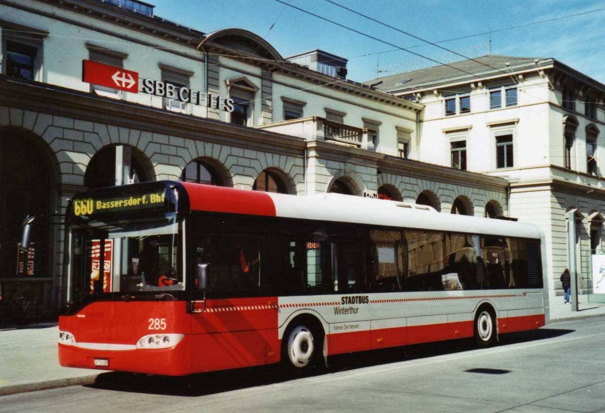(125'025) - SW Winterthur - Nr. 285/ZH 719'285 - Solaris am 17. M�rz 2010 beim Hauptbahnhof Winterthur