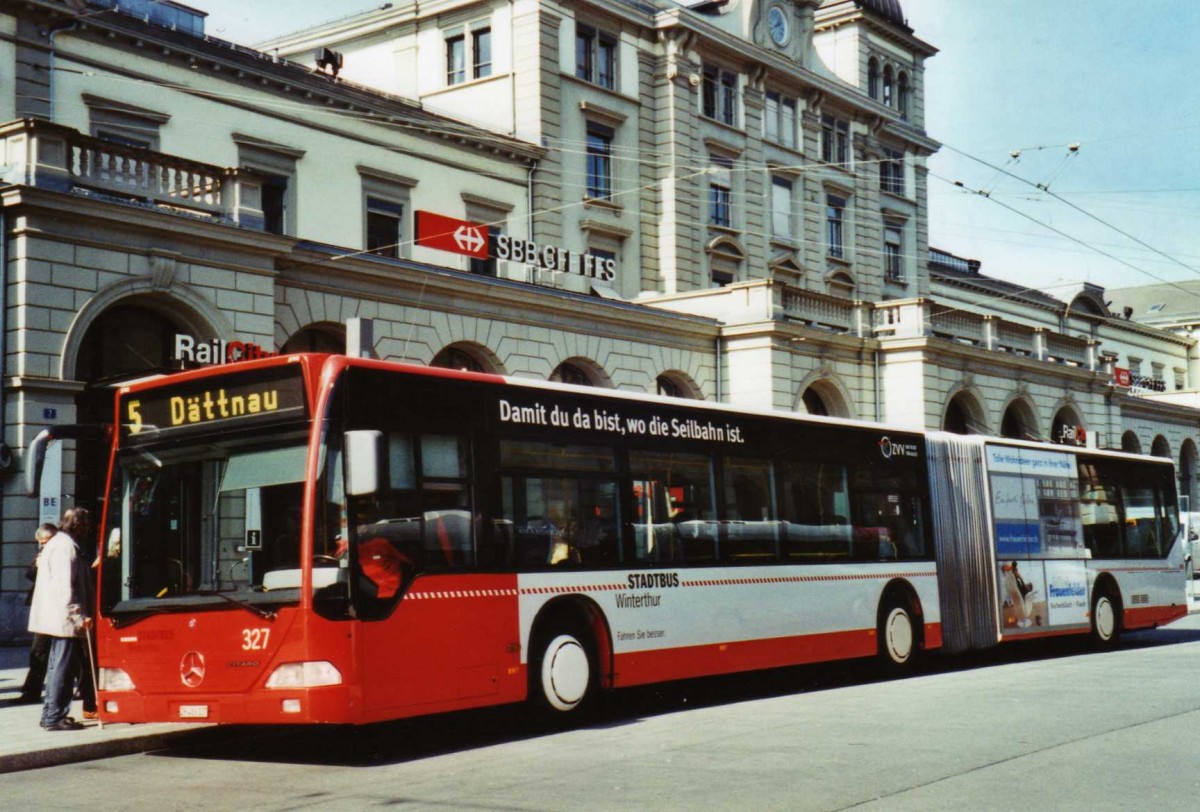(125'036) - SW Winterthur - Nr. 327/ZH 489'327 - Mercedes am 17. M�rz 2010 beim Hauptbahnhof Winterthur