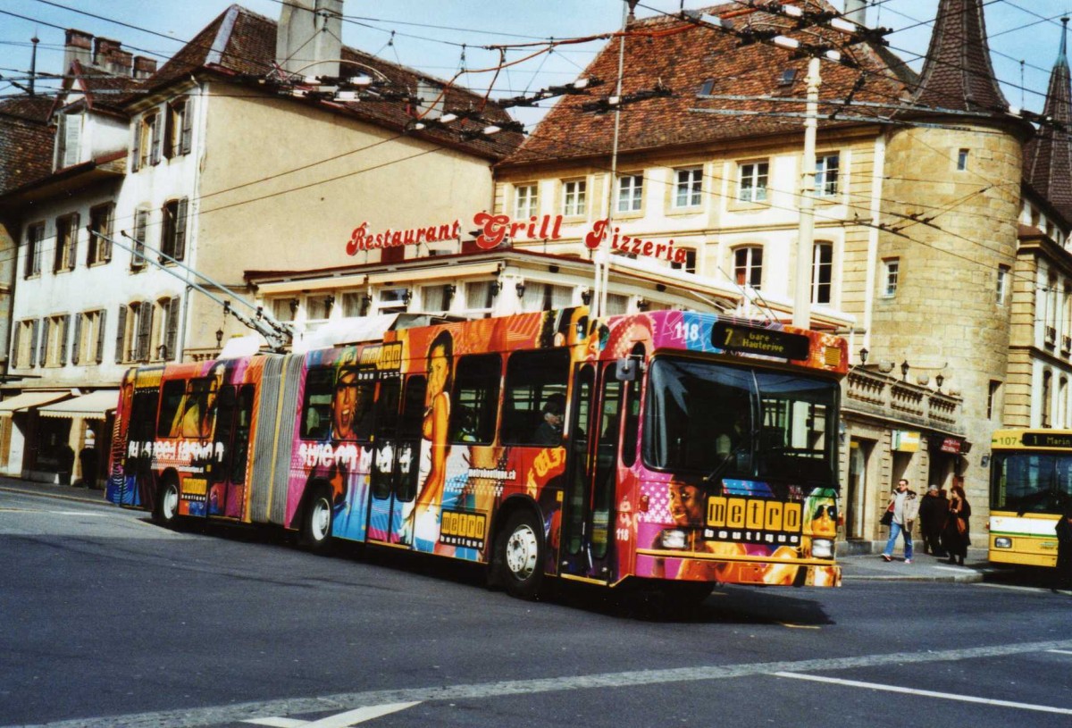 (125'215) - TN Neuch�tel - Nr. 118 - NAW/Hess Gelenktrolleybus am 22. M�rz 2010 in Neuch�tel, Place Pury