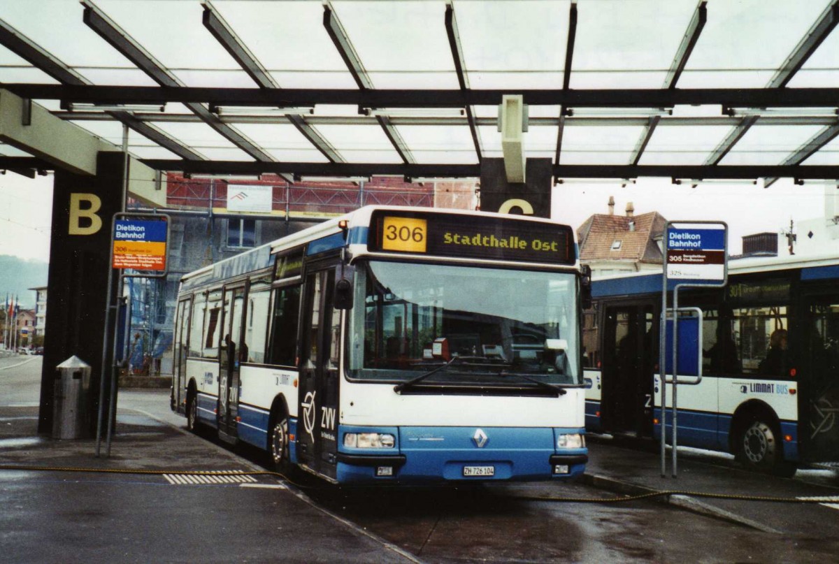 (125'408) - Limmat Bus, Dietikon - Nr. 4/ZH 726'104 - Renault (ex H�rzeler, Dietikon Nr. 1) am 14. April 2010 beim Bahnhof Dietikon