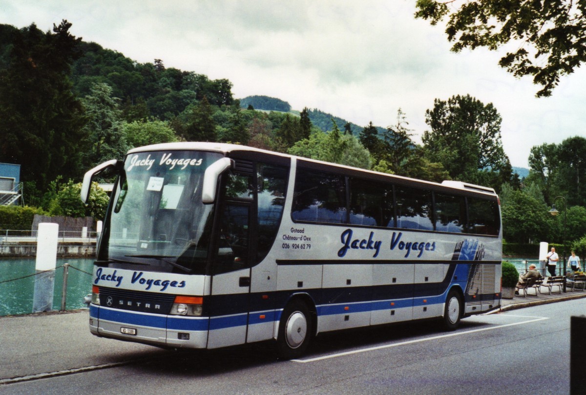(126'837) - Jacky Voyages, Ch�teau-d'Oex - VD 1188 - Setra am 12. Juni 2010 bei der Schiffl�ndte Thun