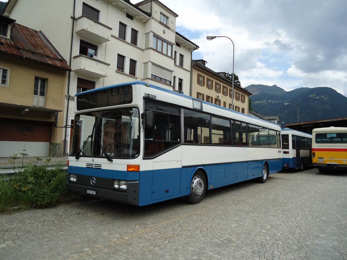 (127'561) - Meyer, G�schenen - UR 9345 - Mercedes (ex Gut, Binz Nr. 18) am 4. Juli 2010 beim Bahnhof Airolo