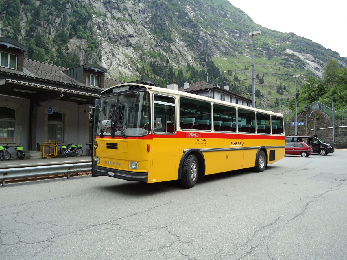 (127'605) - AVG Meiringen - Nr. 74/BE 607'481 - Saurer/R&J (ex P 24'357) am 4. Juli 2010 beim Bahnhof G�schenen