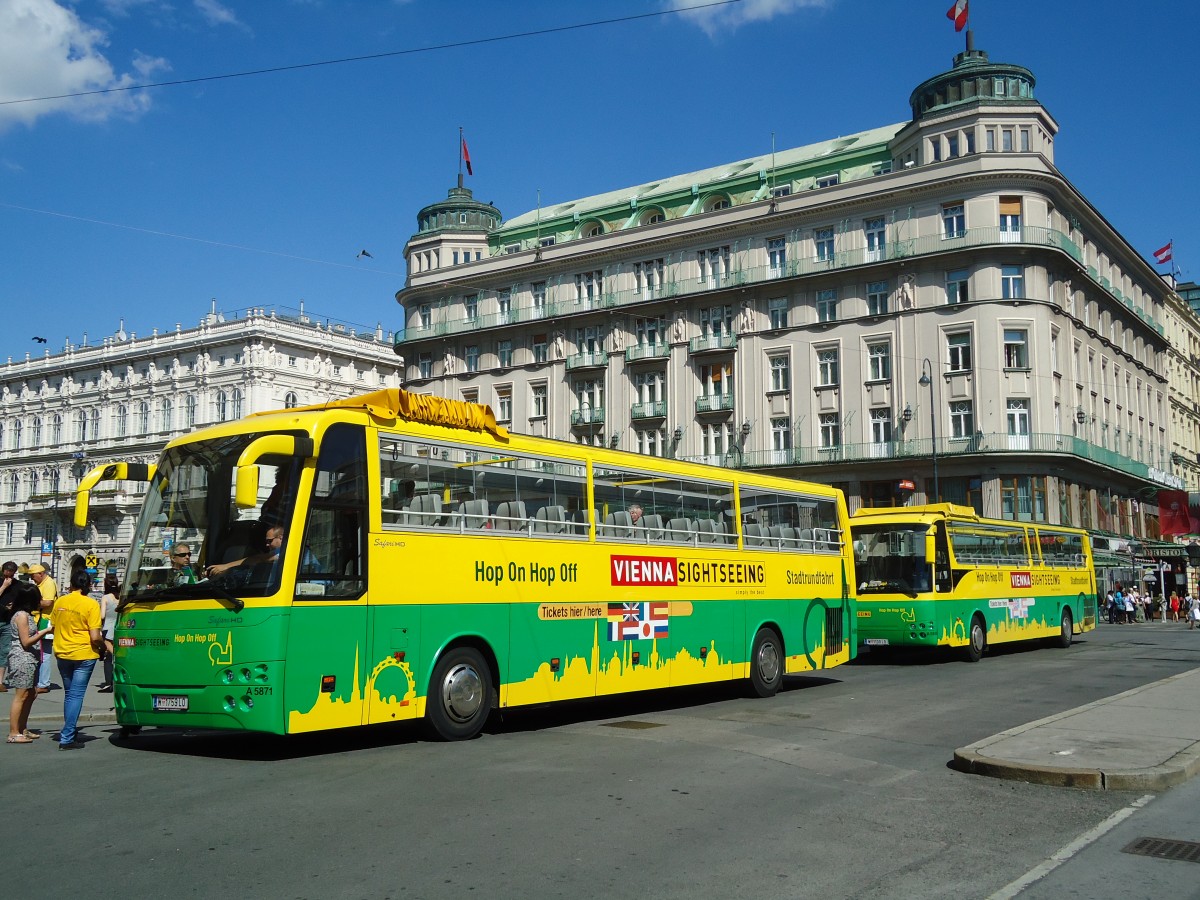 (128'391) - Dr. Richard - Nr. A5871/W 1759 LO - Temsa am 9. August 2010 in Wien-K�rtner Ring, Oper