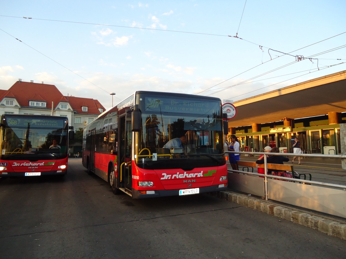 (128'482) - Dr. Richard - Nr. R8810/W 1410 LO - MAN am 9. August 2010 in Wien-Hietzing, Kennedybr�cke