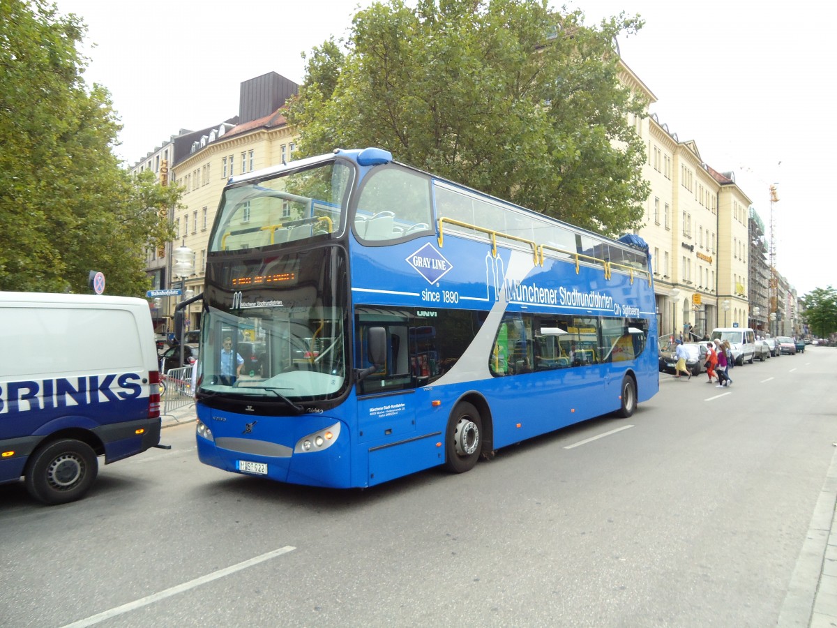 (128'606) - M�nchener Stadtrundfahrten, M�nchen - M-SR 922 - Volvo/UNVI am 11. August 2010 beim Hauptbahnhof M�nchen