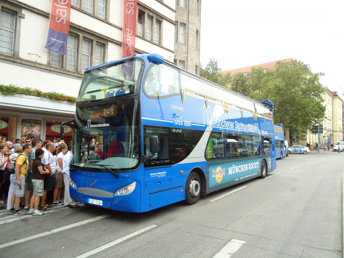 (128'612) - M�nchener Stadtrundfahrten, M�nchen - M-SR 9224 - Volvo/UNVI am 11. August 2010 beim Hauptbahnhof M�nchen