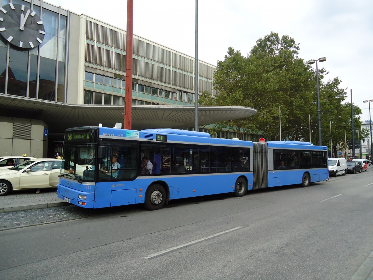 (128'614) - MVG M�nchen - Nr. 5253/M-VG 5253 - MAN am 11. August 2010 beim Hauptbahnhof M�nchen