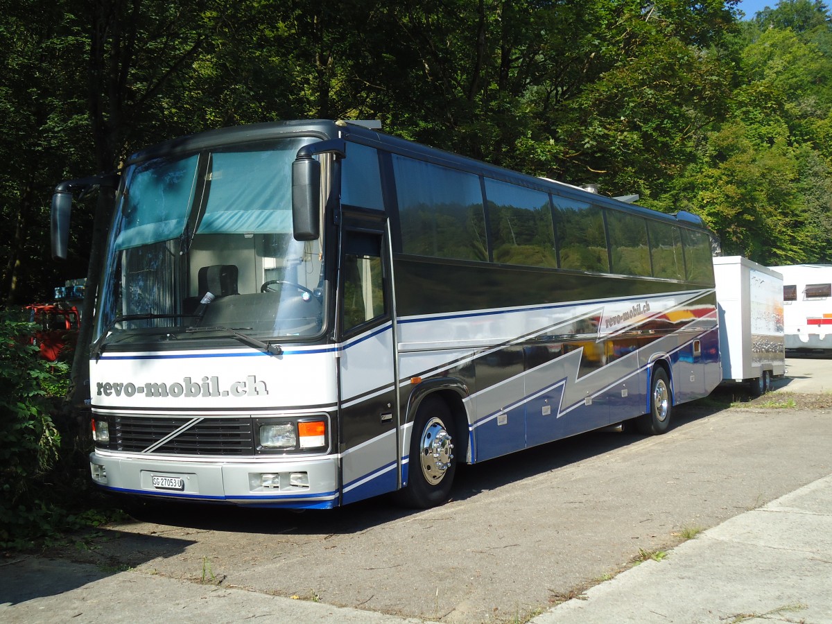 (128'932) - Glarner, Sch�nis - SG 27'053 U - Volvo (ex AAGK Koppigen Nr. 23) am 22. August 2010 in Thayngen, Wohnbustreffen