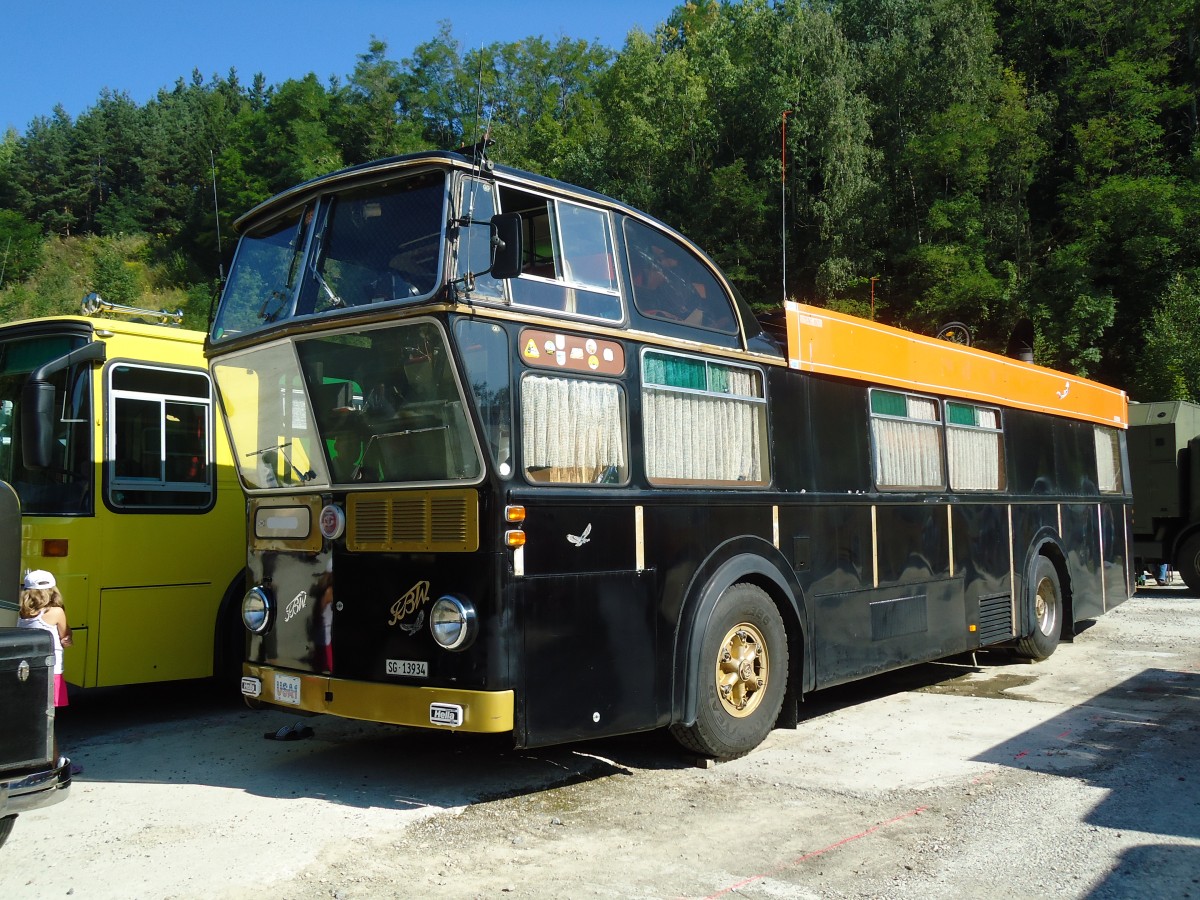 (128'963) - Schneider, Schmerikon - SG 13'934 - FBW/T�scher Hochlenker (ex Basler, Hofstetten; ex VBZ Z�rich Nr. 244) am 22. August 2010 in Thayngen, Wohnbustreffen