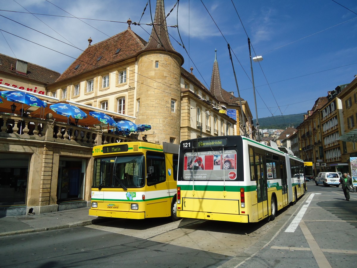 (129'574) - TN Neuch�tel - Nr. 121 - NAW/Hess Gelenktrolleybus am 6. September 2010 in Neuch�tel, Place Pury