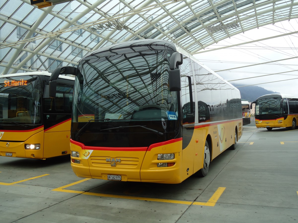 (129'757) - PostAuto Graub�nden - GR 162'975 - MAN am 18. September 2010 in Chur, Postautostation