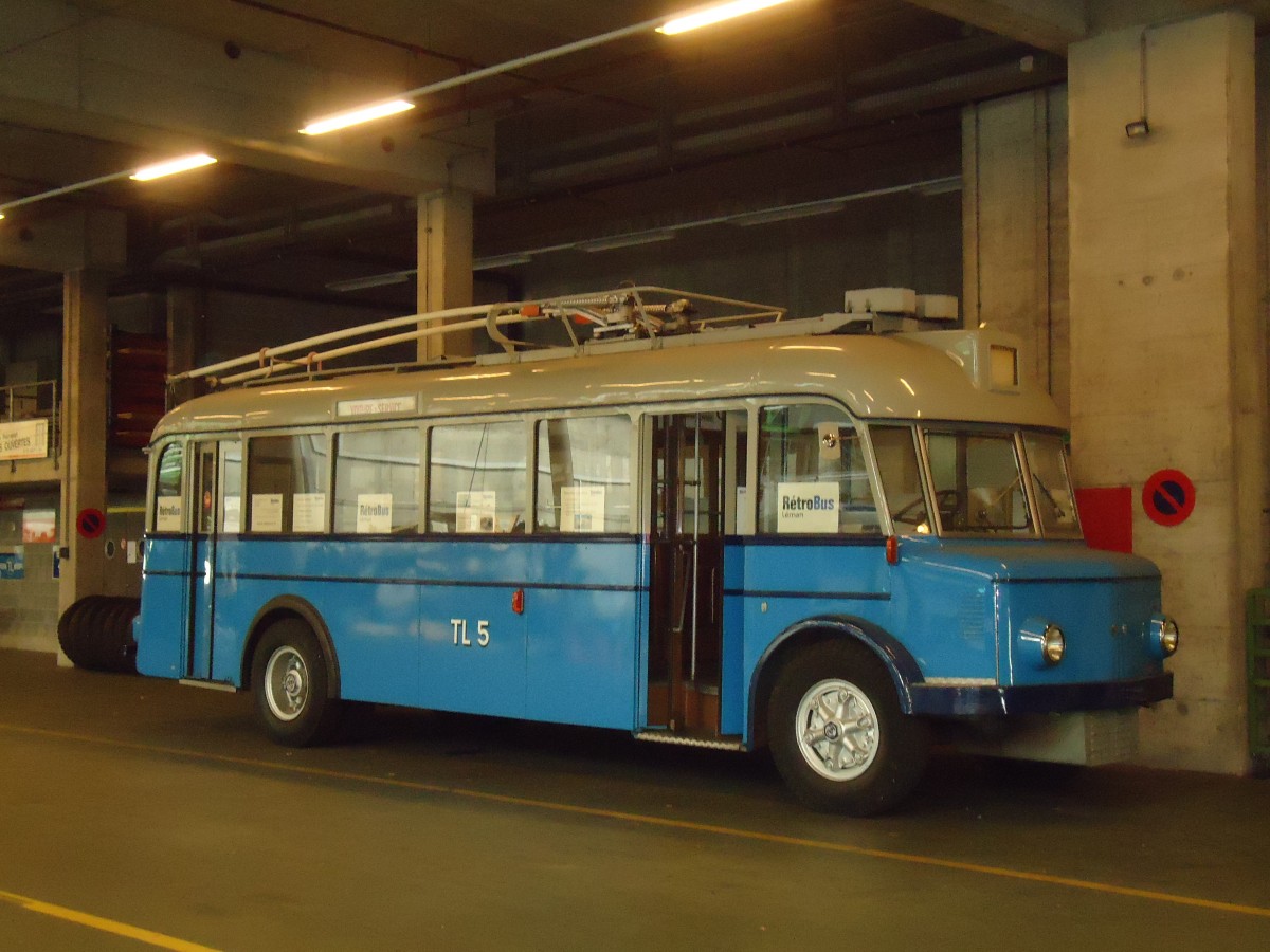 (130'922) - TL Lausanne (R�trobus) - Nr. 5 - FBW/Eggli Trolleybus (ex Nr. 505; ex Nr. 5) am 13. November 2010 in Lausanne, D�p�t Pr�laz