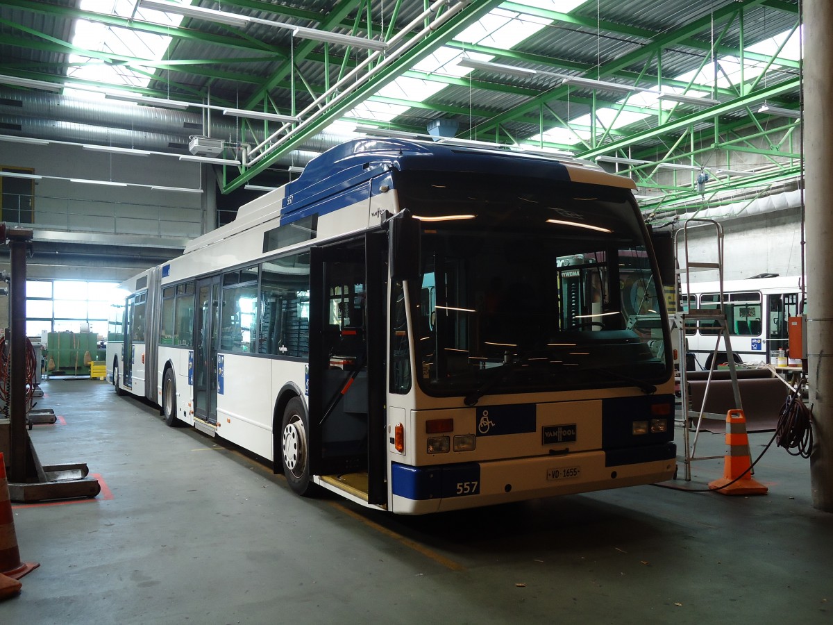 (130'931) - TL Lausanne - Nr. 557/VD 1655 - Van Hool am 13. November 2010 in Lausanne, D�p�t Pr�laz