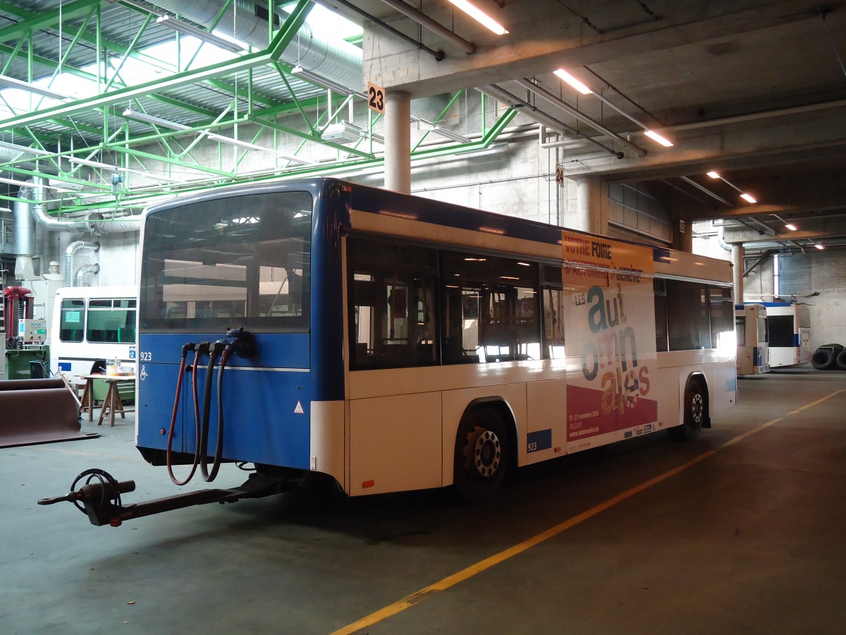 (130'932) - TL Lausanne - Nr. 923 - Lanz+Marti/Hess Personenanh�nger am 13. November 2010 in Lausanne, D�p�t Pr�laz