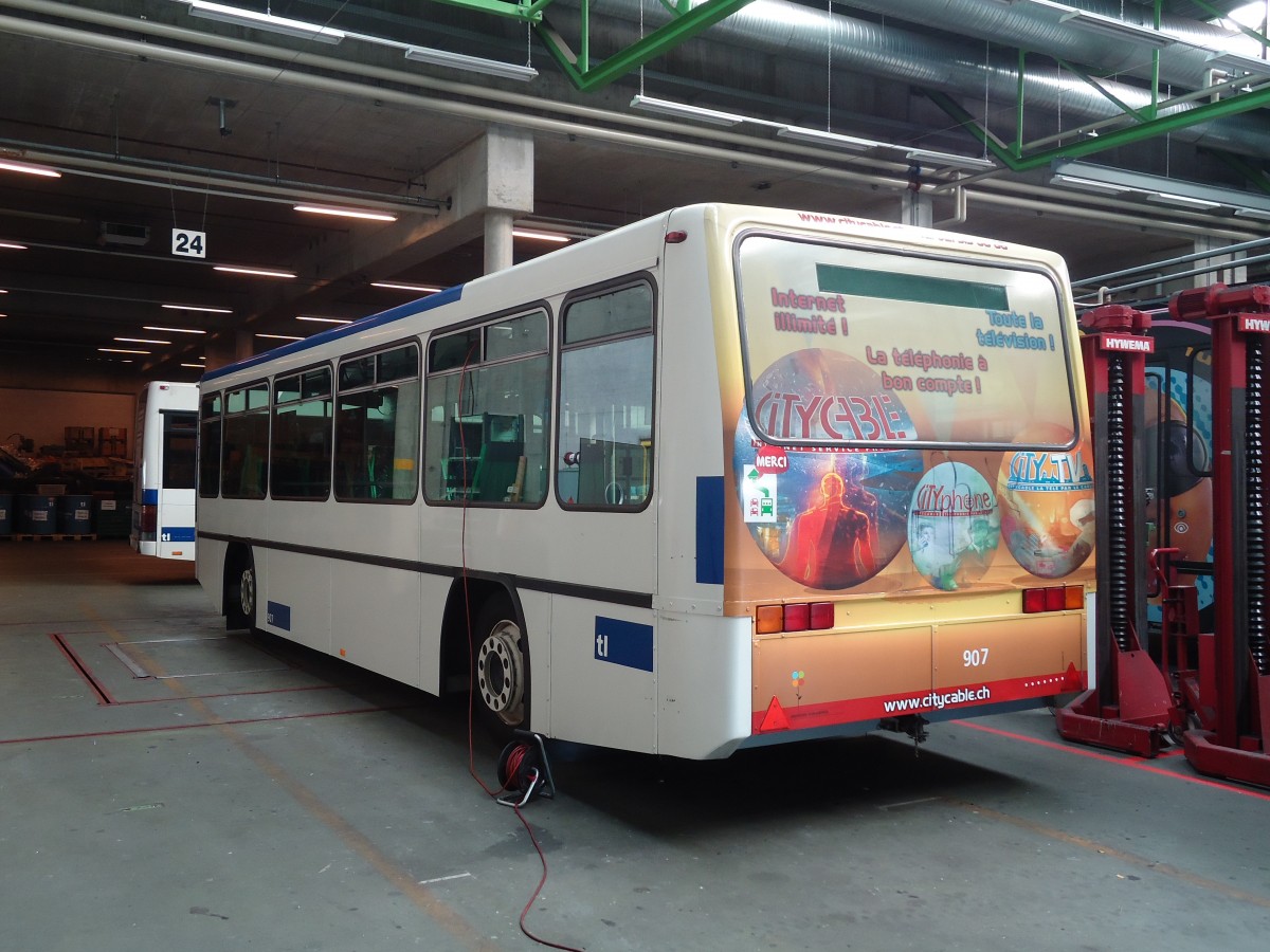(130'935) - TL Lausanne - Nr. 907 - Lanz+Marti/Hess Personenanh�nger am 13. November 2010 in Lausanne, D�p�t Pr�laz