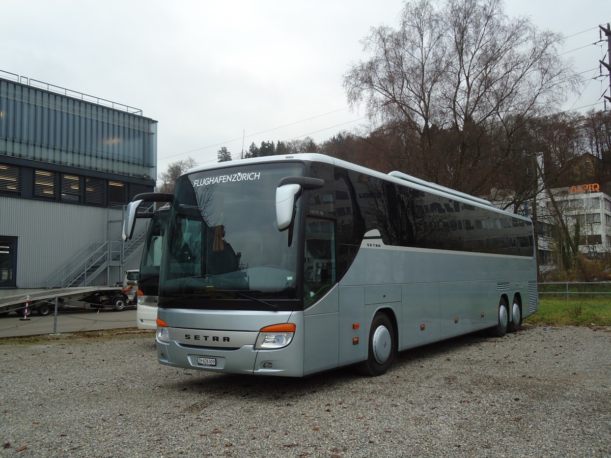 (131'015) - Flughafen, Z�rich - ZH 626'009 - Setra am 17. November 2010 in Kloten, EvoBus