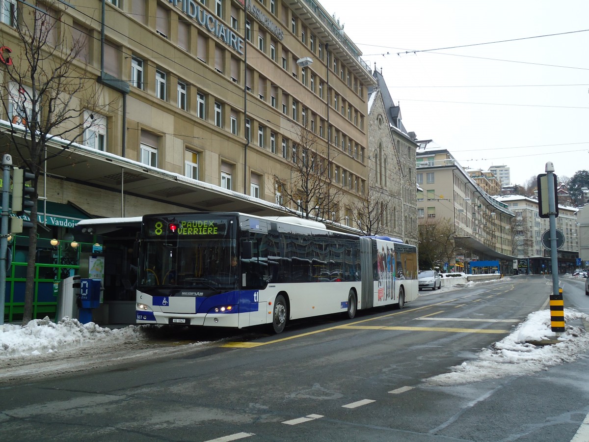 (131'222) - TL Lausanne - Nr. 607/VD 1547 - Neoplan am 5. Dezember 2010 in Lausanne, Riponne-M. B�jart