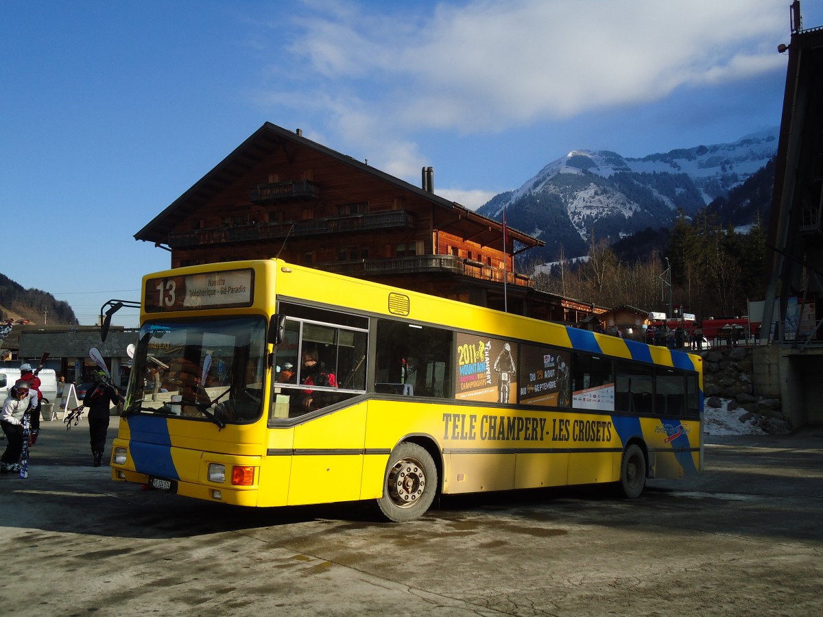 (132'277) - TPC Aigle - VS 324'574 - MAN (ex ASm Langenthal) am 22. Januar 2011 beim Bahnhof Champ�ry