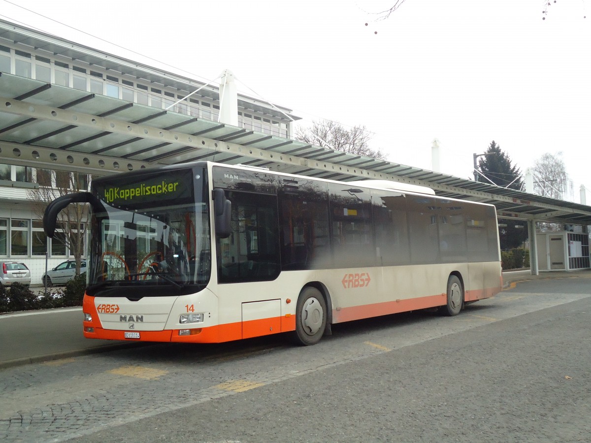 (132'425) - RBS Worblaufen - Nr. 14/BE 618'014 - MAN am 24. Januar 2011 beim Bahnhof Papierm�hle