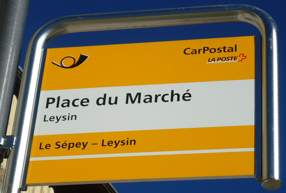 (132'484) - PostAuto-Haltestellenschild - Leysin, Place du March� - am 6. Februar 2011