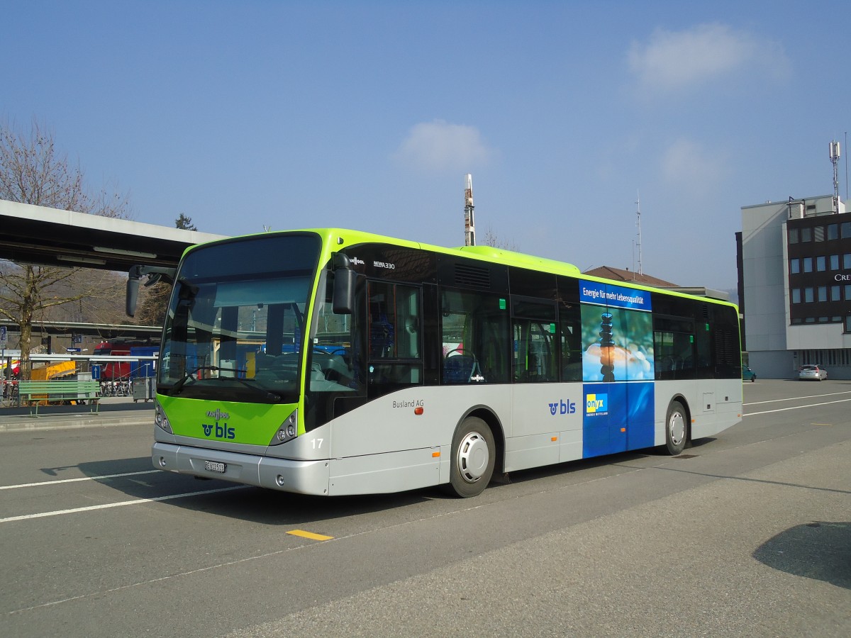 (132'667) - Busland, Burgdorf - Nr. 17/BE 612'513 - Van Hool am 6. M�rz 2011 beim Bahnhof Burgdorf