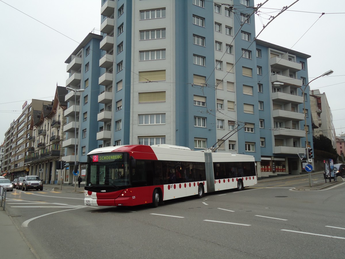 (132'685) - TPF Fribourg - Nr. 525 - Hess/Hess Gelenktrolleybus am 7. M�rz 2011 in Fribourg, Avenue Beauregard