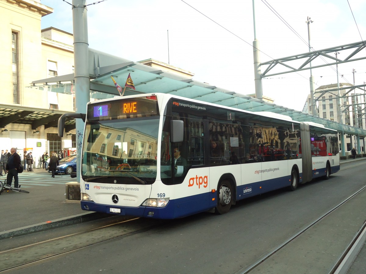 (132'804) - TPG Gen�ve - Nr. 169/GE 960'553 - Mercedes am 10. M�rz 2011 beim Bahnhof Gen�ve