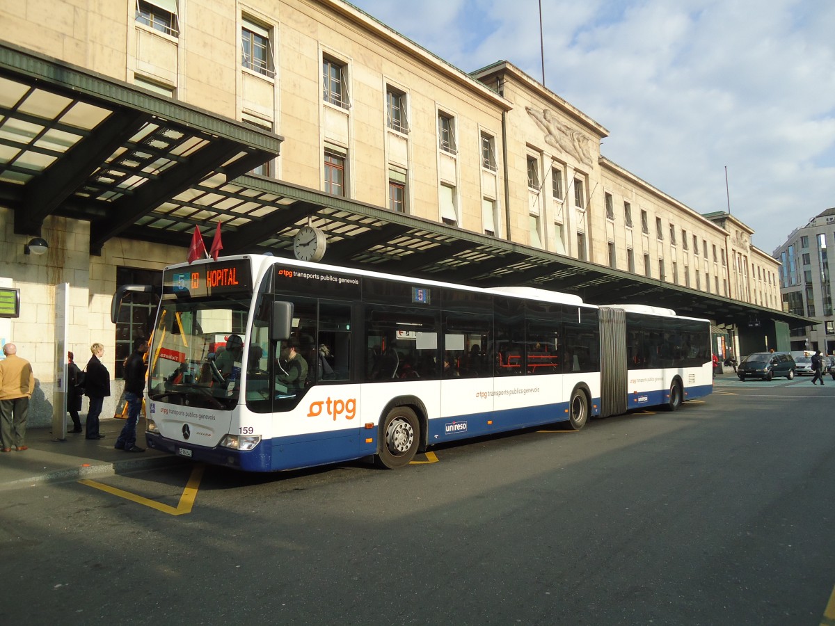(132'807) - TPG Gen�ve - Nr. 159/GE 960'543 - Mercedes am 10. M�rz 2011 beim Bahnhof Gen�ve