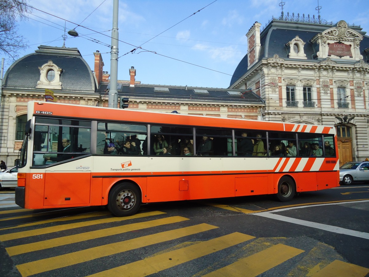 (132'825) - TPG Gen�ve - Nr. 581/GE 96'400 - Mercedes am 10. M�rz 2011 beim Bahnhof Gen�ve