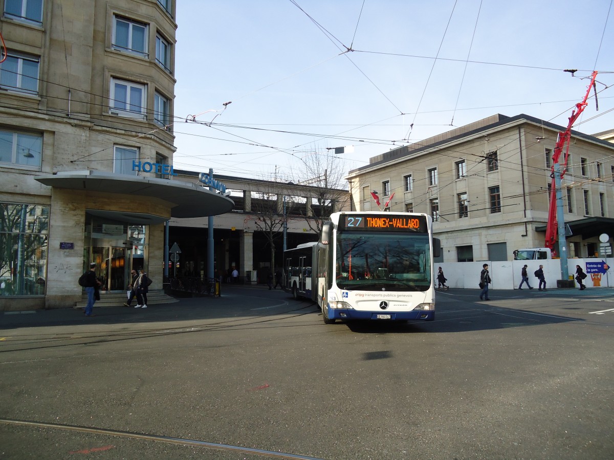 (132'940) - TPG Gen�ve - Nr. 163/GE 960'547 - Mercedes am 10. M�rz 2011 beim Bahnhof Gen�ve