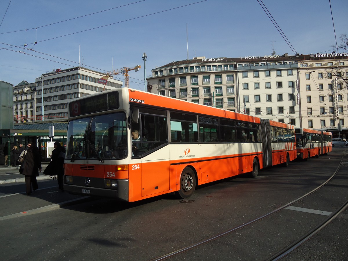 (132'941) - TPG Gen�ve - Nr. 254/GE 96'290 - Mercedes am 10. M�rz 2011 beim Bahnhof Gen�ve