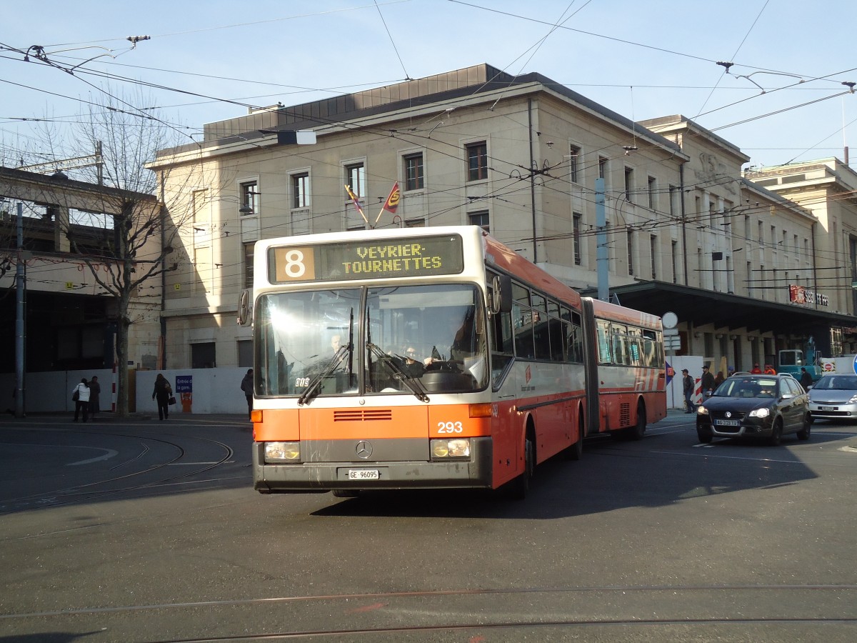 (132'949) - TPG Gen�ve - Nr. 293/GE 96'095 - Mercedes am 10. M�rz 2011 beim Bahnhof Gen�ve