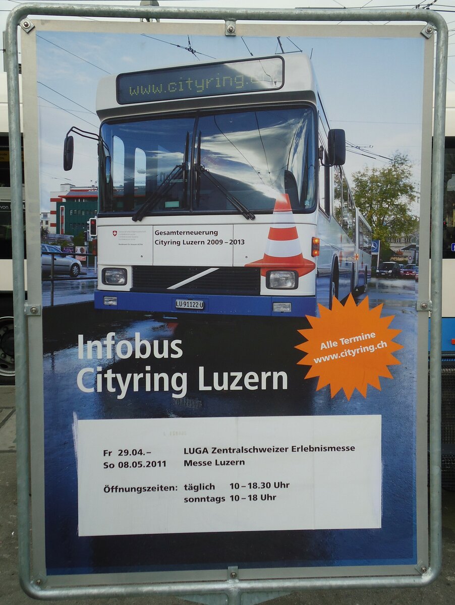 (132'983) - Plakat f�r den Infobus Cityring Luzern am 11. M�rz 2011 beim Bahnhof Luzern
