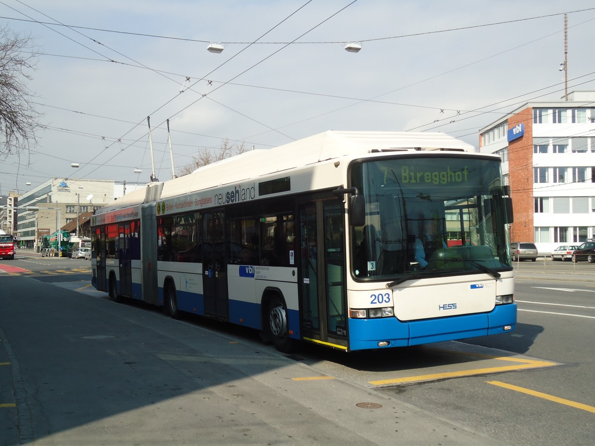 (133'006) - VBL Luzern - Nr. 203 - Hess/Hess Gelenktrolleybus am 11. M�rz 2011 in Luzern, Weinbergli