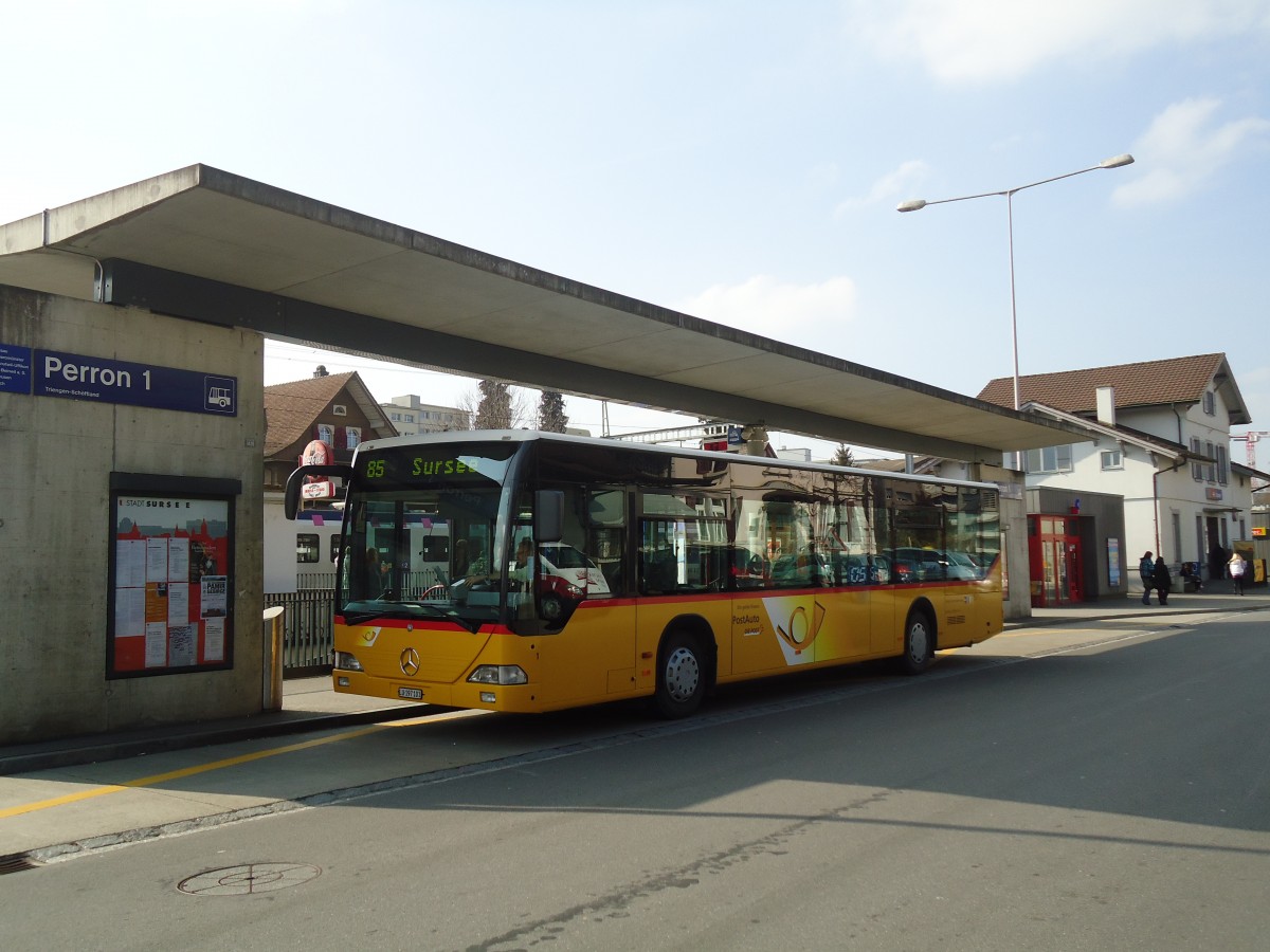 (133'053) - H�fliger, Sursee - Nr. 1/LU 197'101 - Mercedes (ex PostAuto Nordschweiz Nr. 1; ex P 25'233) am 11. M�rz 2011 beim Bahnhof Sursee
