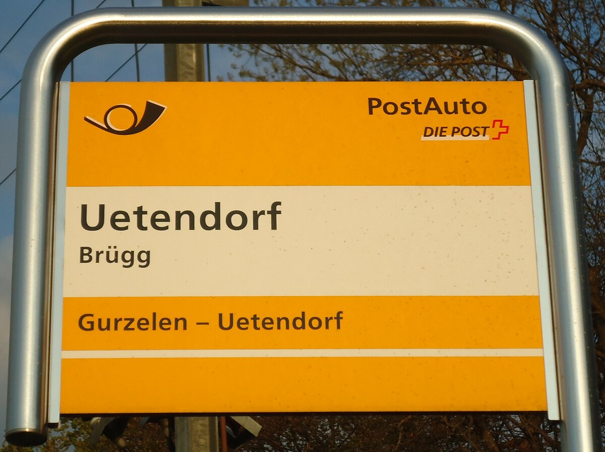 (133'307) - PostAuto-Haltestellenschild - Uetendorf, Br�gg - am 16. April 2011