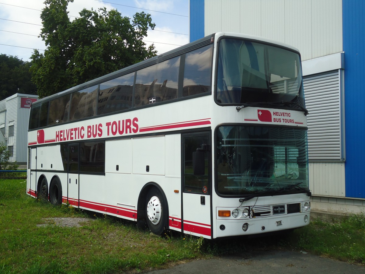 (134'861) - Helvetic Bus Tours, Z�rich - Van Hool am 10. Juli 2011 in Kloten, EvoBus