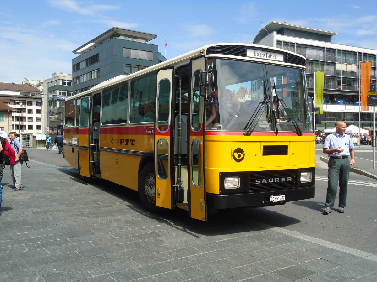 (135'321) - Bernair, M�nsingen - BE 651'182 - Saurer/T�scher (ex Schebath, Lauerz; ex Albin, F�llanden; ex Heim, Flums) am 26. Juli 2011 beim Bahnhof Thun