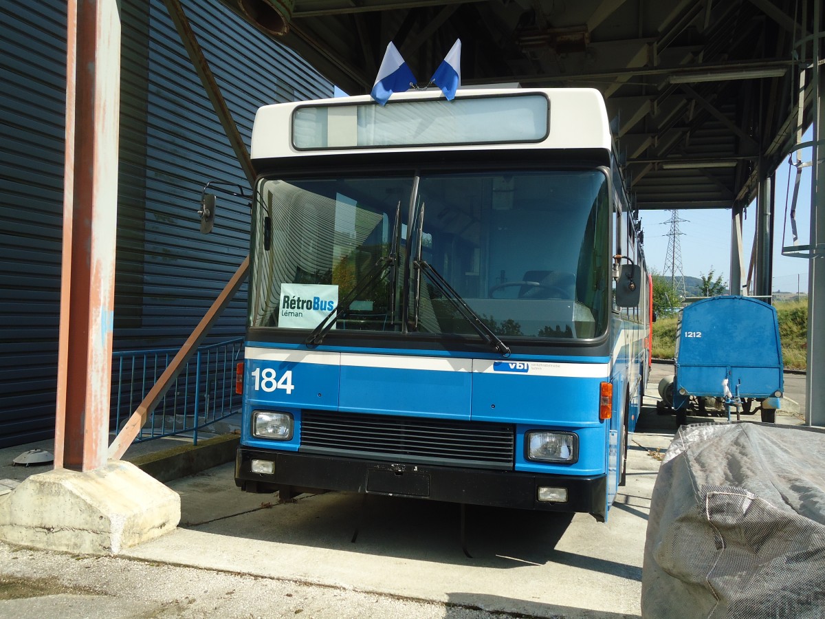 (135'580) - VBL Luzern (R�trobus) - Nr. 184 - NAW/Hess Gelenktrolleybus am 20. August 2011 in Moudon, R�trobus