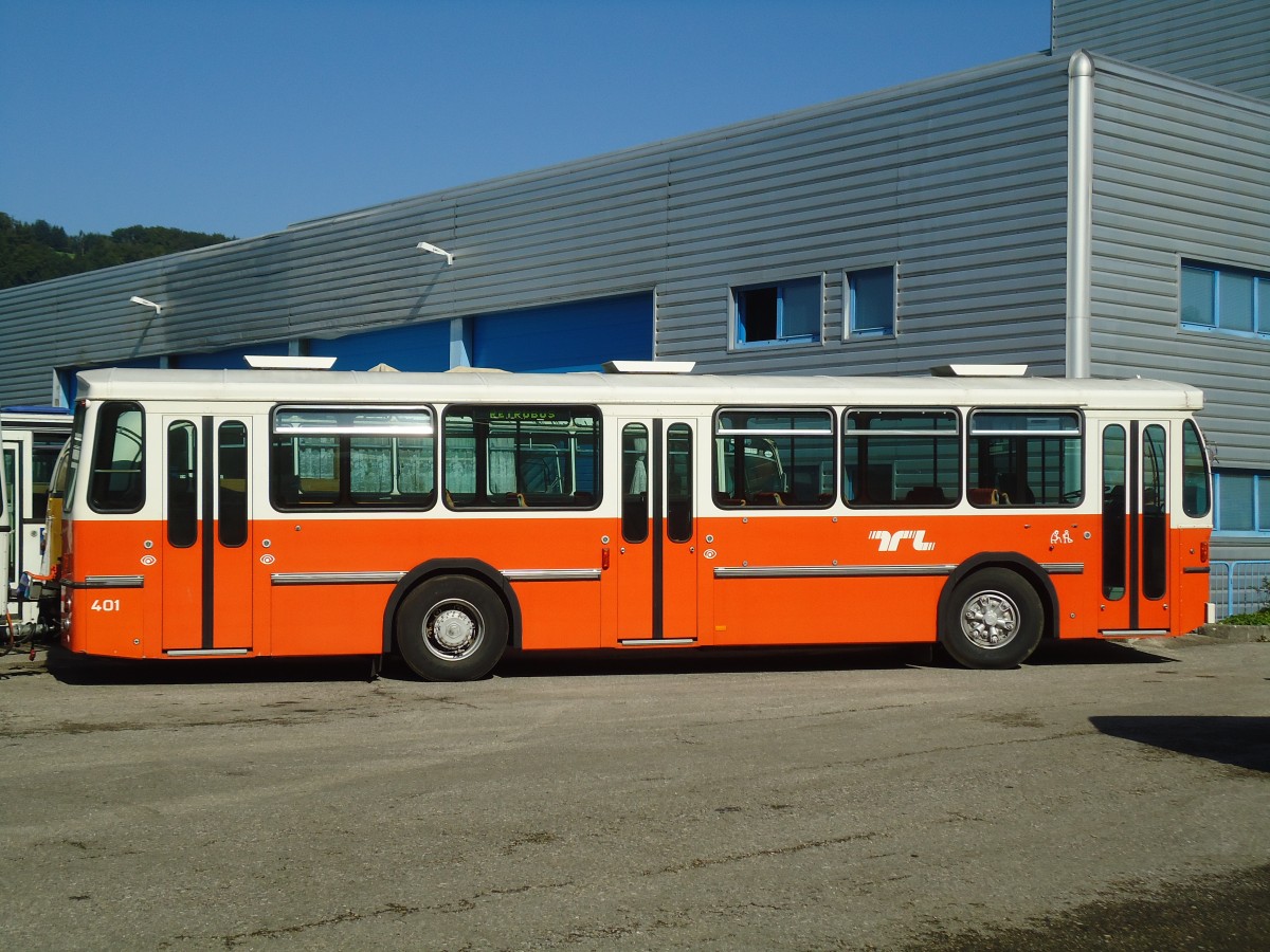 (135'587) - TL Lausanne (R�trobus) - Nr. 401 - FBW/Hess am 20. August 2011 in Moudon, R�trobus