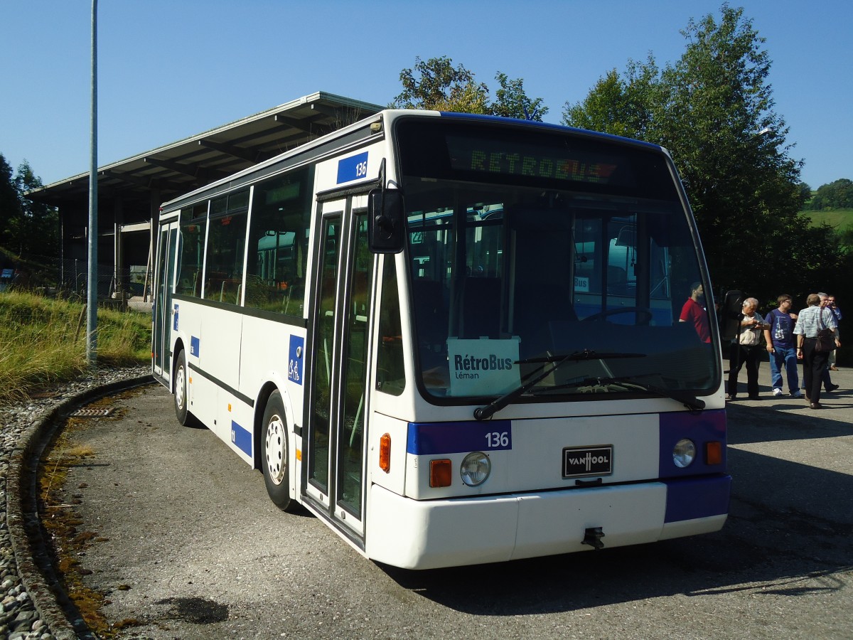 (135'588) - TL Lausanne (R�trobus) - Nr. 136 - Van Hool am 20. August 2011 in Moudon, R�trobus