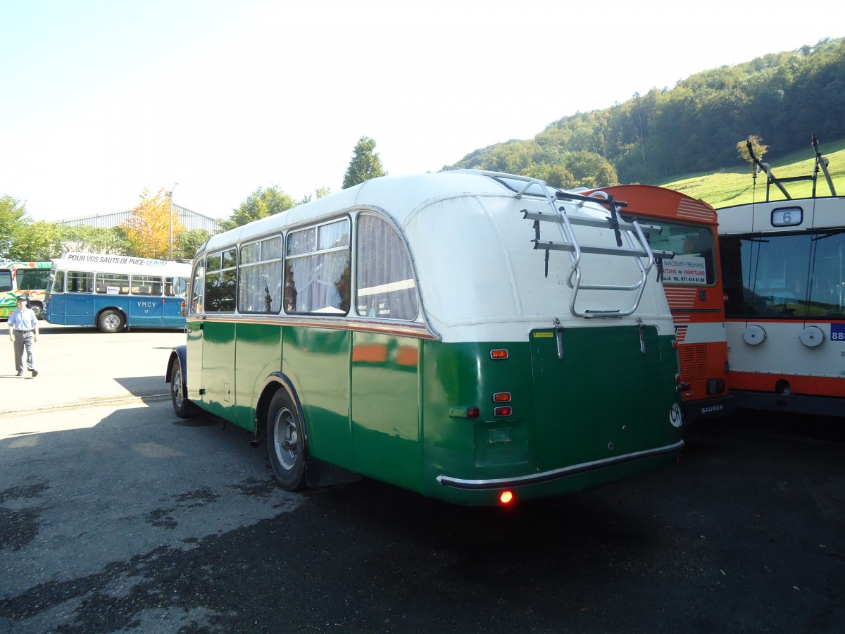(135'634) - VR La Chaux-de-Fonds (R�trobus) - Nr. 22 - Saurer am 20. August 2011 in Moudon, R�trobus