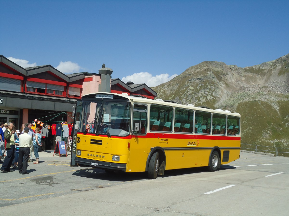 (135'703) - AVG Meiringen - Nr. 74/BE 607'481 - Saurer/R&J (ex P 24'357) am 21. August 2011 in Nufenen, Passh�he