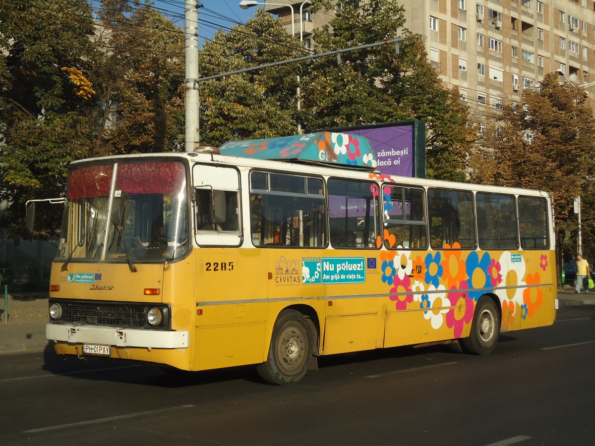 (136'390) - RATP Ploiesti - Nr. 2285/PH 01 PXY - Ikarus am 5. Oktober 2011 beim Bahnhof Ploiesti S�d